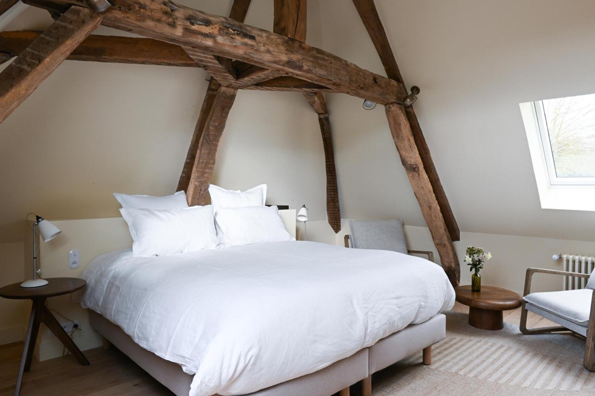 Hotel Les Pres Saint-Hilaire-le-Chatel Exterior foto